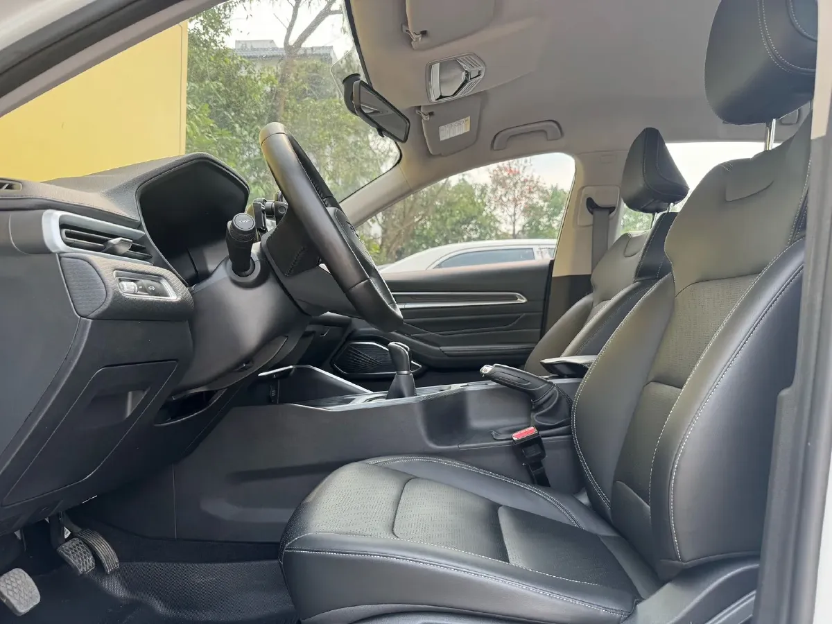 2022 Geely Emgrand 1.5L 114HP L4 5MT,autocango,china used car exporter,china ev exporter,chinese used car exporter,chinese used ev exporter