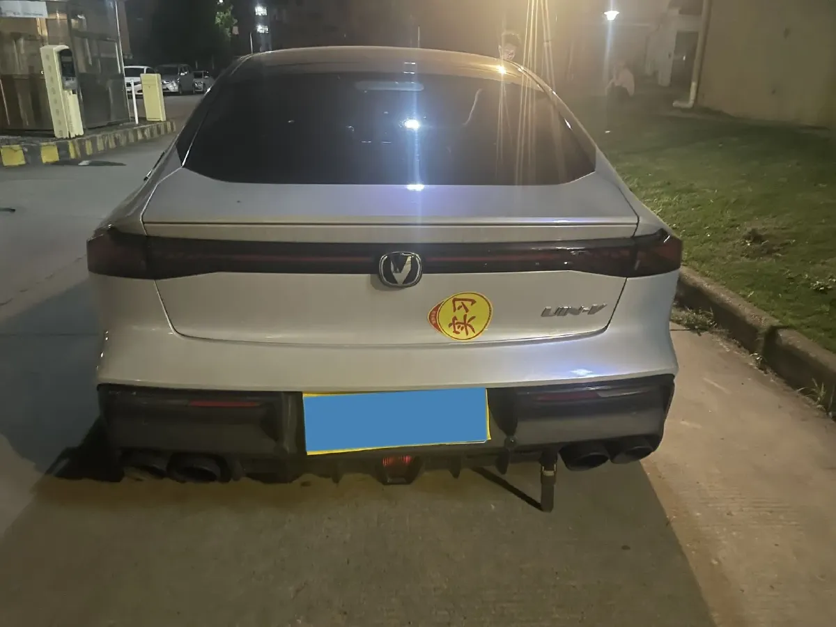 2023 ChangAn UNI-V 1.5T 188HP L4 7DCT,autocango,china used car exporter,china ev exporter,chinese used car exporter,chinese used ev exporter