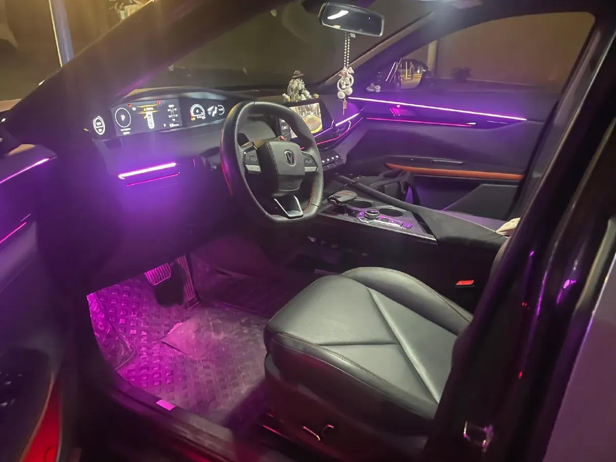 2023 ChangAn UNI-V 1.5T 188HP L4 7DCT,autocango,china used car exporter,china ev exporter,chinese used car exporter,chinese used ev exporter