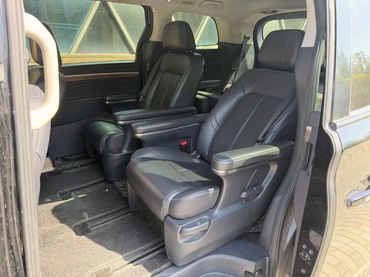 2021 GAC Trumpchi M8 2.0T 252HP L4 8AT,autocango,china used car exporter,china ev exporter,chinese used car exporter,chinese used ev exporter