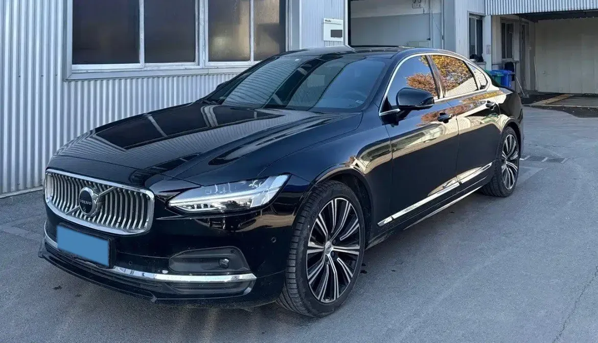 2024 Volvo S90 2.0T 250HP L4 8AT,autocango,china used car exporter,china ev exporter,chinese used car exporter,chinese used ev exporter