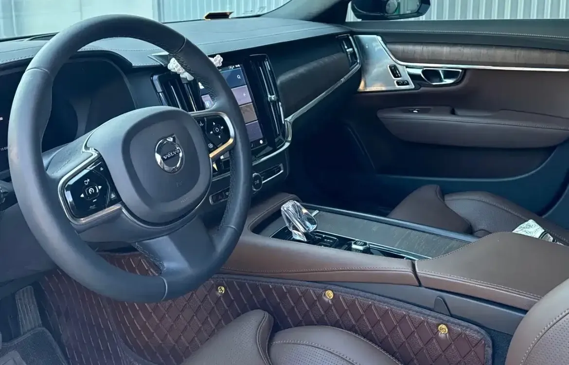 2024 Volvo S90 2.0T 250HP L4 8AT,autocango,china used car exporter,china ev exporter,chinese used car exporter,chinese used ev exporter