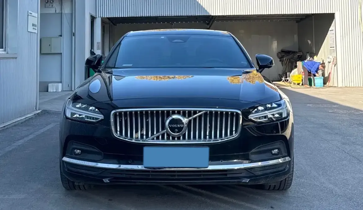 2024 Volvo S90 2.0T 250HP L4 8AT,autocango,china used car exporter,china ev exporter,chinese used car exporter,chinese used ev exporter