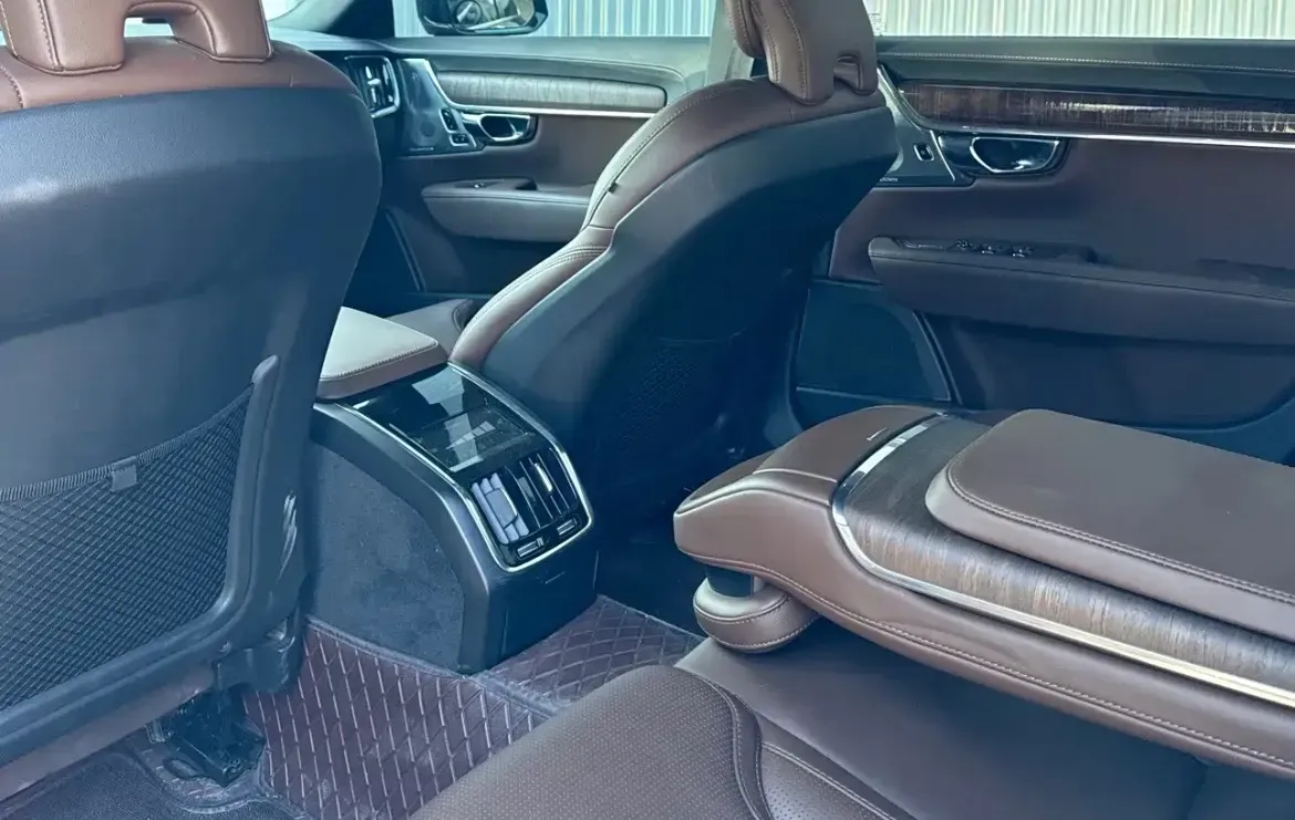 2024 Volvo S90 2.0T 250HP L4 8AT,autocango,china used car exporter,china ev exporter,chinese used car exporter,chinese used ev exporter