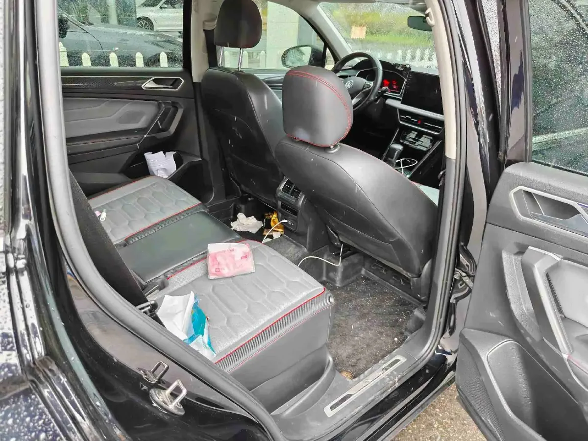 2023 Volkswagen Tiguan L 2.0T 186HP L4 7DCT,autocango,china used car exporter,china ev exporter,chinese used car exporter,chinese used ev exporter