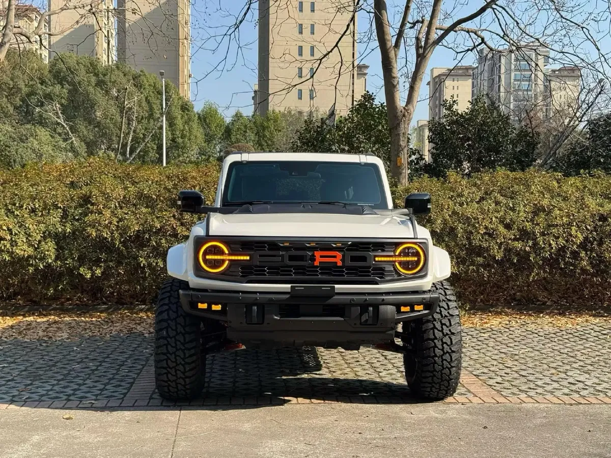 2024 Ford Bronco 2.3T 275HP L4 10AT,autocango,china used car exporter,china ev exporter,chinese used car exporter,chinese used ev exporter