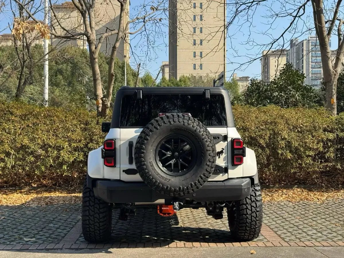 2024 Ford Bronco 2.3T 275HP L4 10AT,autocango,china used car exporter,china ev exporter,chinese used car exporter,chinese used ev exporter