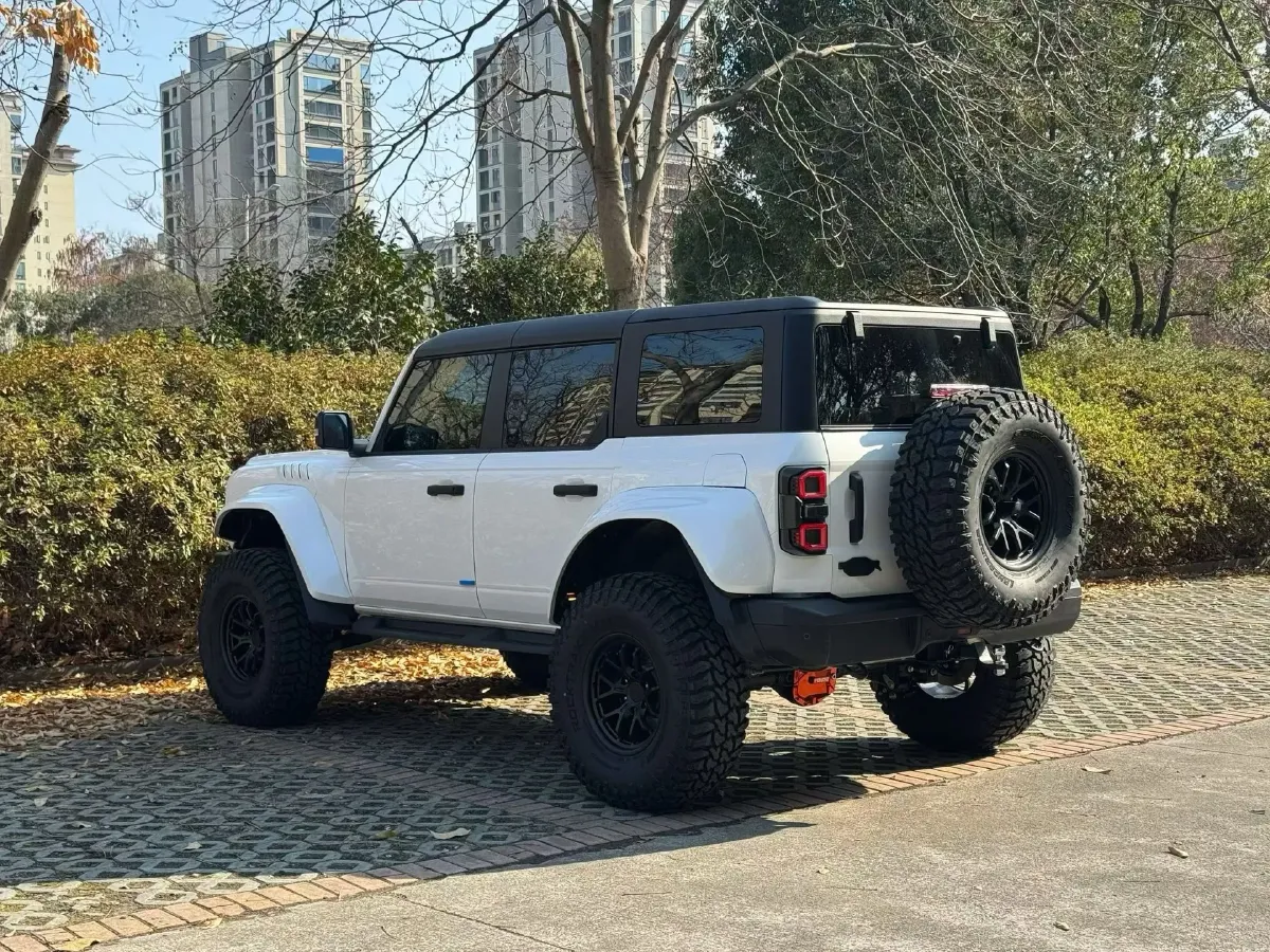 2024 Ford Bronco 2.3T 275HP L4 10AT,autocango,china used car exporter,china ev exporter,chinese used car exporter,chinese used ev exporter