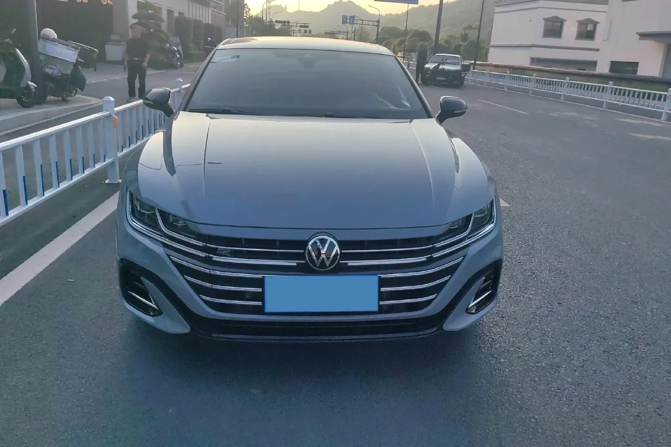 2023 Volkswagen CC 2.0T 220HP L4 7DCT,autocango,china used car exporter,china ev exporter,chinese used car exporter,chinese used ev exporter
