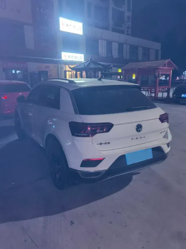 2020 Volkswagen T-Roc 1.4T 150HP L4 7DCT,autocango,china used car exporter,china ev exporter,chinese used car exporter,chinese used ev exporter