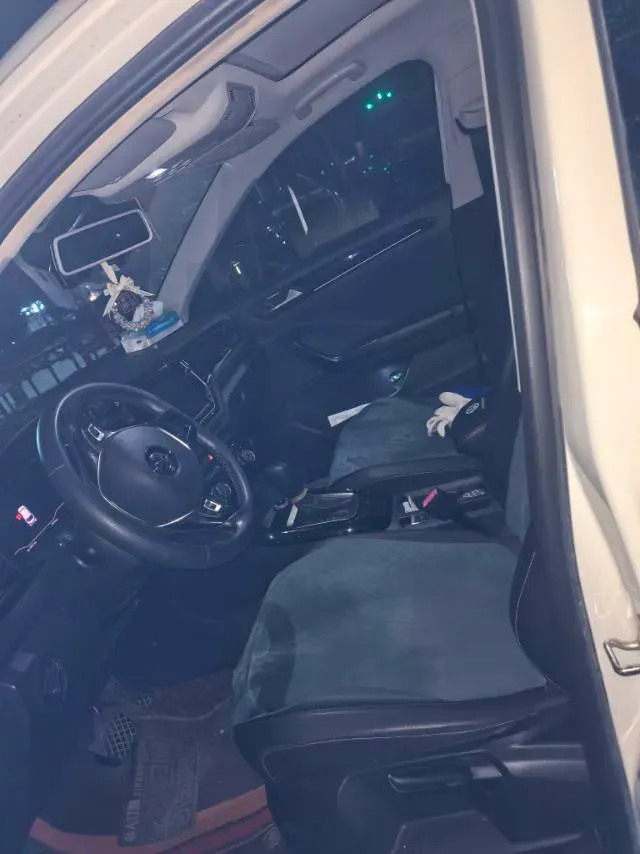 2020 Volkswagen T-Roc 1.4T 150HP L4 7DCT,autocango,china used car exporter,china ev exporter,chinese used car exporter,chinese used ev exporter