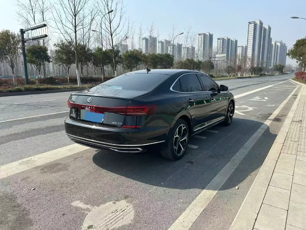 2024 Volkswagen Passat 2.0T 220HP L4 7DCT,autocango,china used car exporter,china ev exporter,chinese used car exporter,chinese used ev exporter