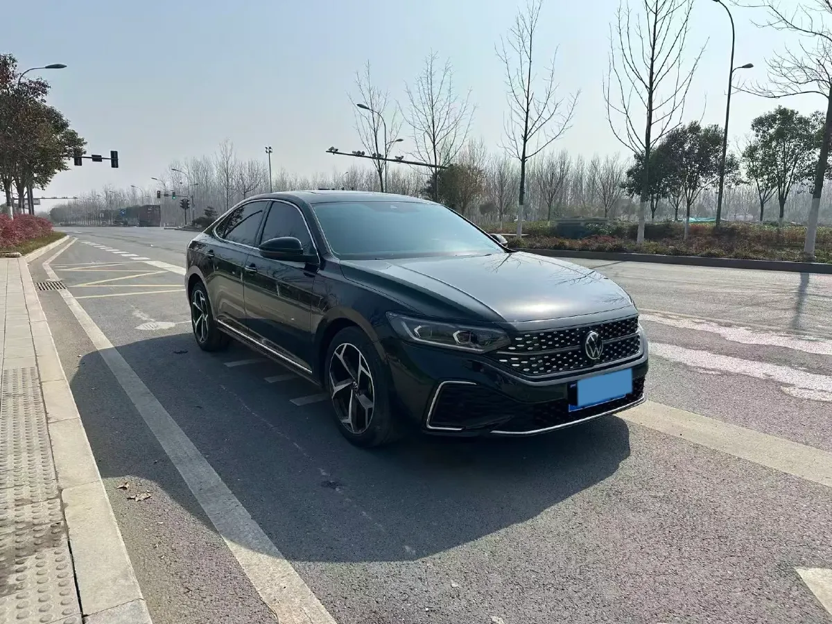 2024 Volkswagen Passat 2.0T 220HP L4 7DCT,autocango,china used car exporter,china ev exporter,chinese used car exporter,chinese used ev exporter