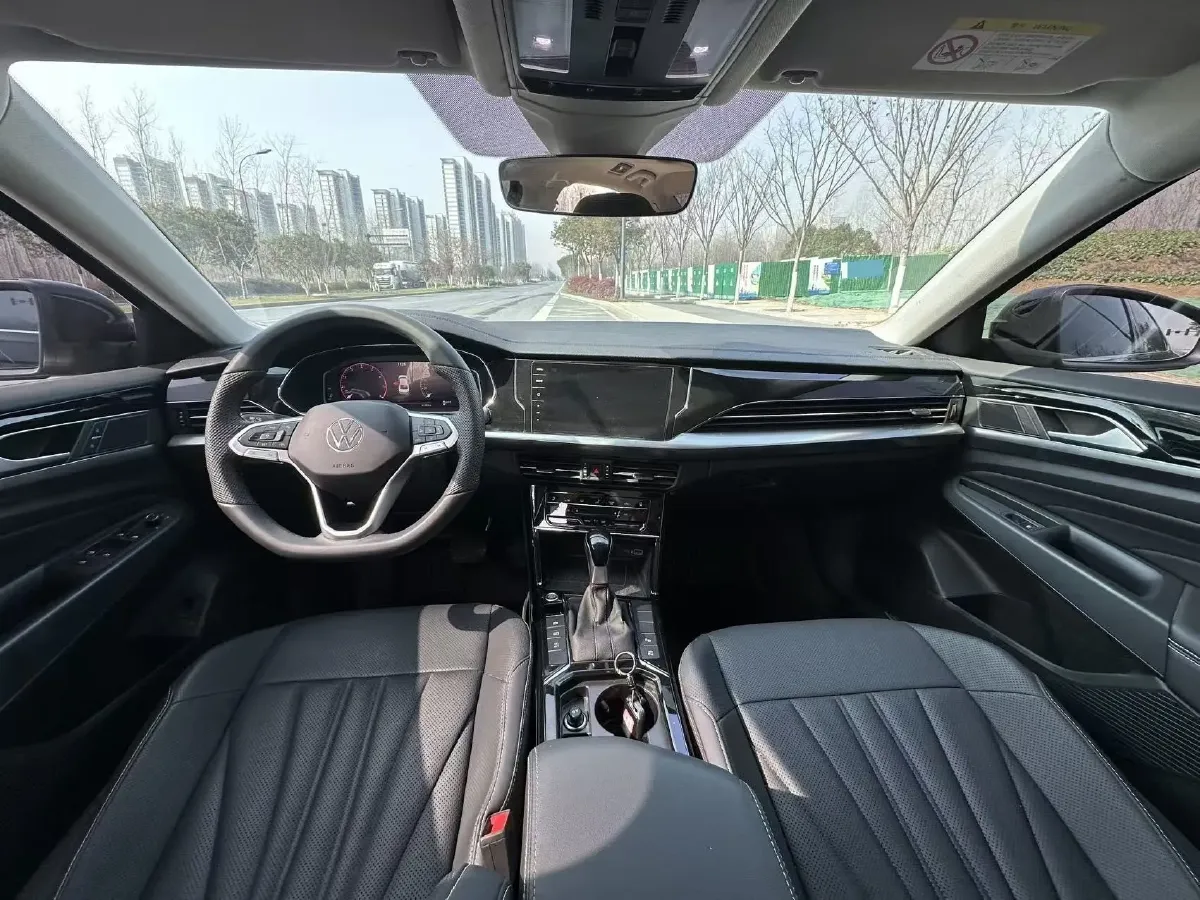 2024 Volkswagen Passat 2.0T 220HP L4 7DCT,autocango,china used car exporter,china ev exporter,chinese used car exporter,chinese used ev exporter