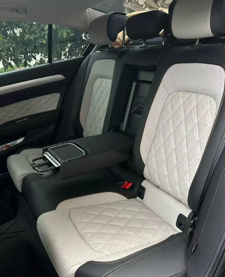 2023 Volkswagen Magotan 2.0T 186HP L4 7DCT,autocango,china used car exporter,china ev exporter,chinese used car exporter,chinese used ev exporter