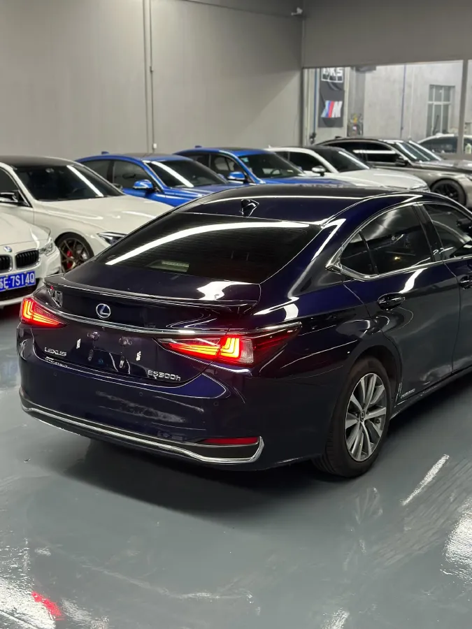 2018 Lexus ES 2.5L 178HP L4 E-CVT Hybrid,autocango,china used car exporter,china ev exporter,chinese used car exporter,chinese used ev exporter