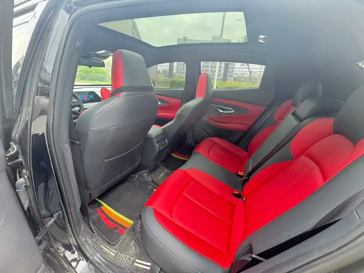 2021 ChangAn UNI-T 1.5T 180HP L4 7DCT,autocango,china used car exporter,china ev exporter,chinese used car exporter,chinese used ev exporter