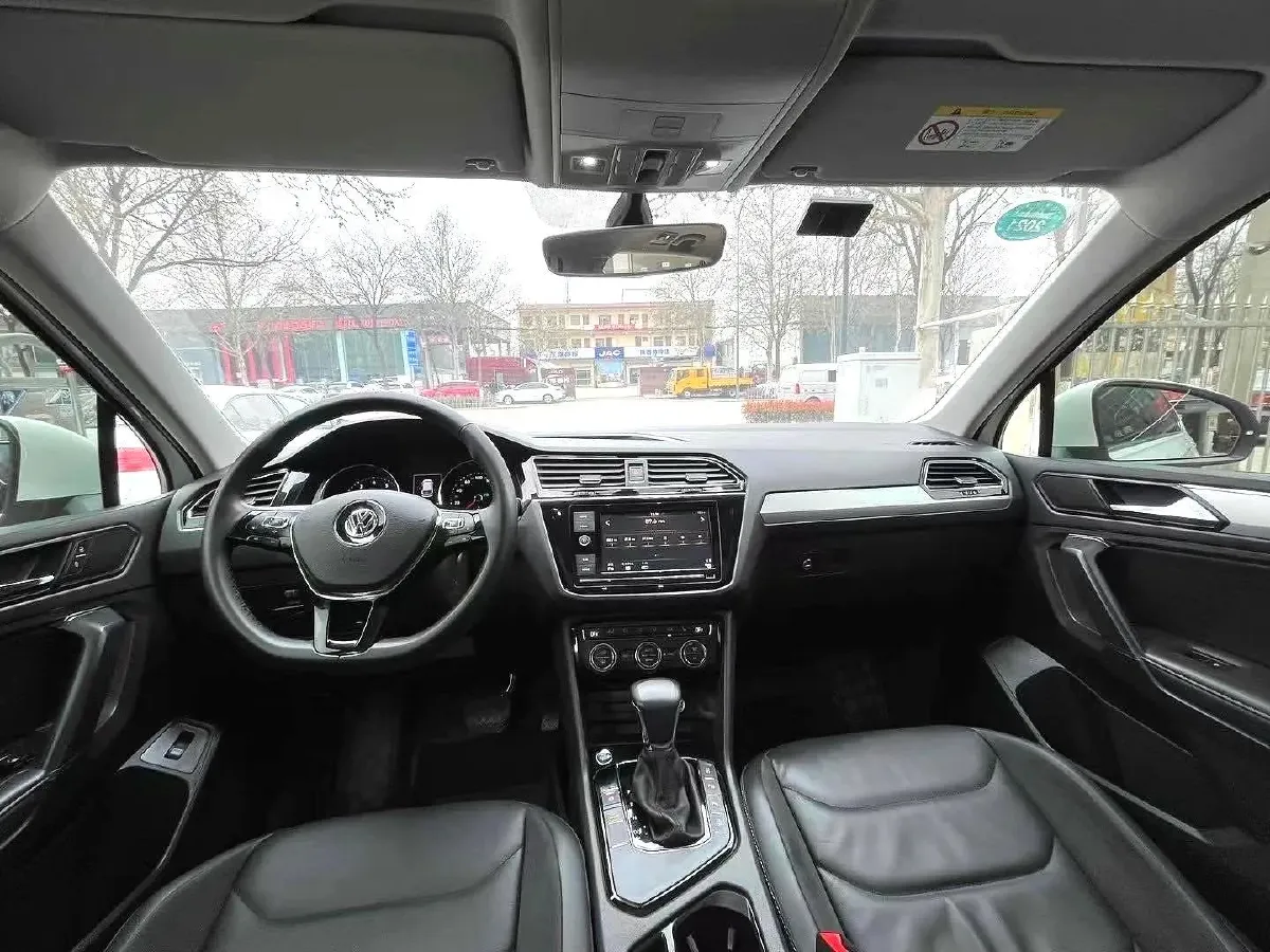 2019 Volkswagen Tiguan L 2.0T 186HP L4 7DCT,autocango,china used car exporter,china ev exporter,chinese used car exporter,chinese used ev exporter