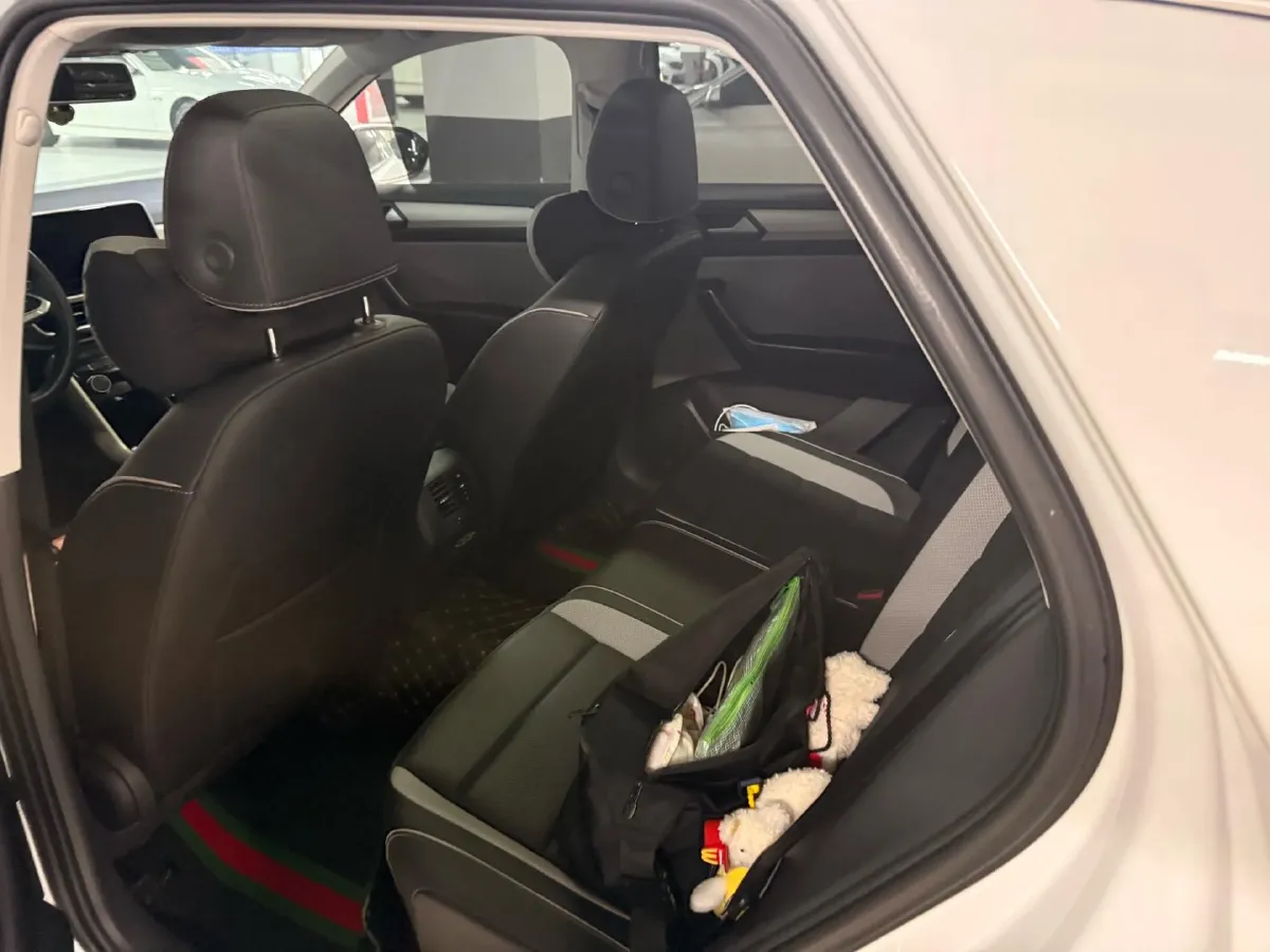 2024 Volkswagen T-Roc 1.4T 150HP L4 7DCT,autocango,china used car exporter,china ev exporter,chinese used car exporter,chinese used ev exporter