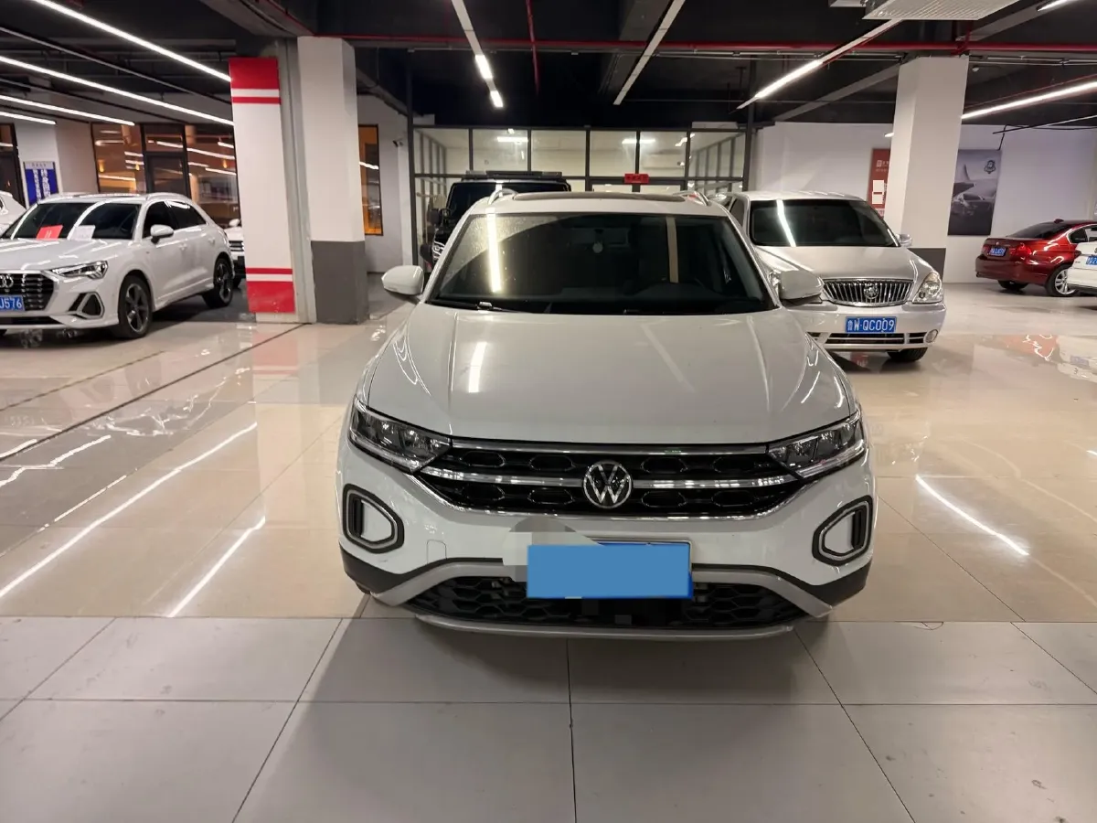 2024 Volkswagen T-Roc 1.4T 150HP L4 7DCT,autocango,china used car exporter,china ev exporter,chinese used car exporter,chinese used ev exporter