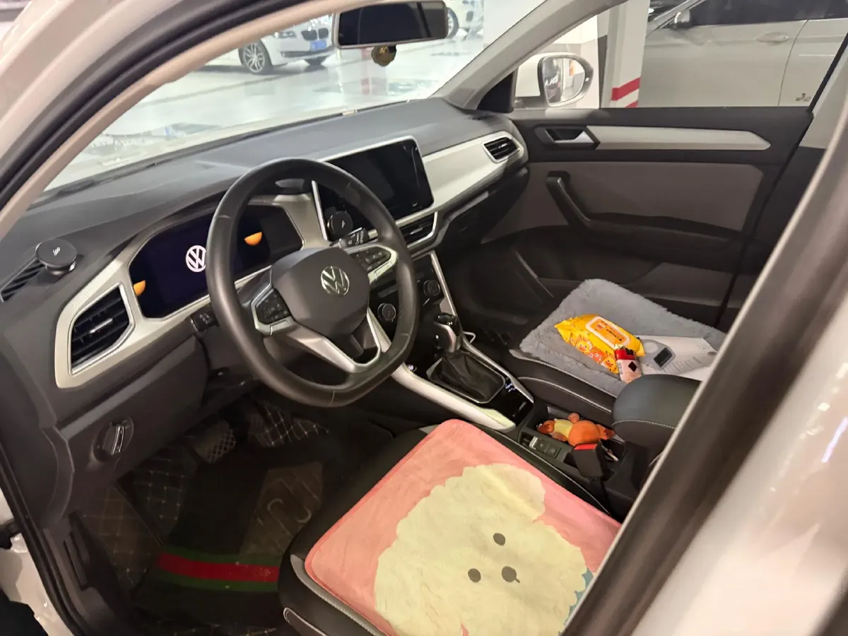 2024 Volkswagen T-Roc 1.4T 150HP L4 7DCT,autocango,china used car exporter,china ev exporter,chinese used car exporter,chinese used ev exporter