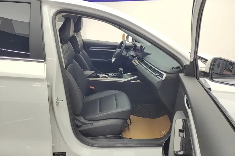 2025 Geely Emgrand 1.5L 127HP L4 CVT,autocango,china used car exporter,china ev exporter,chinese used car exporter,chinese used ev exporter