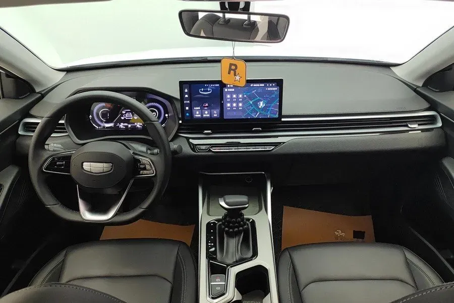 2025 Geely Emgrand 1.5L 127HP L4 CVT,autocango,china used car exporter,china ev exporter,chinese used car exporter,chinese used ev exporter