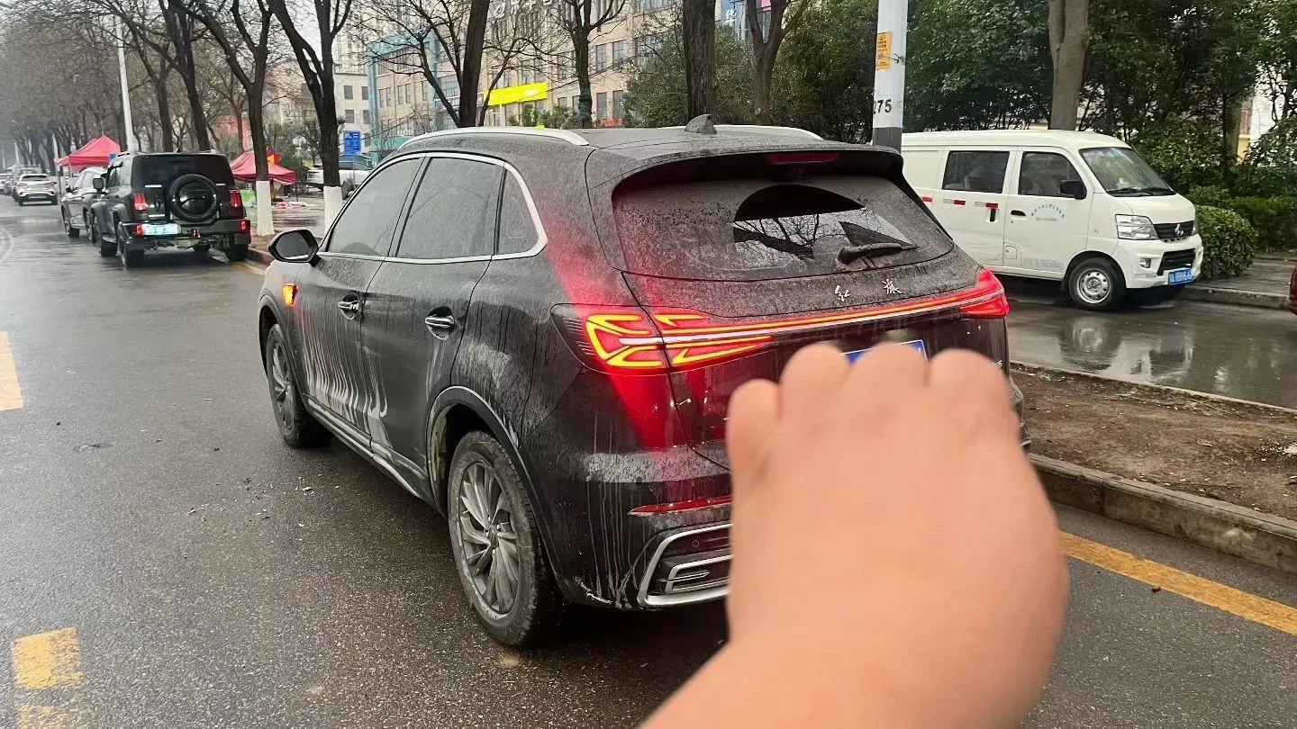 2023 HongQi HS5 2.0T 252HP L4 8AT,autocango,china used car exporter,china ev exporter,chinese used car exporter,chinese used ev exporter