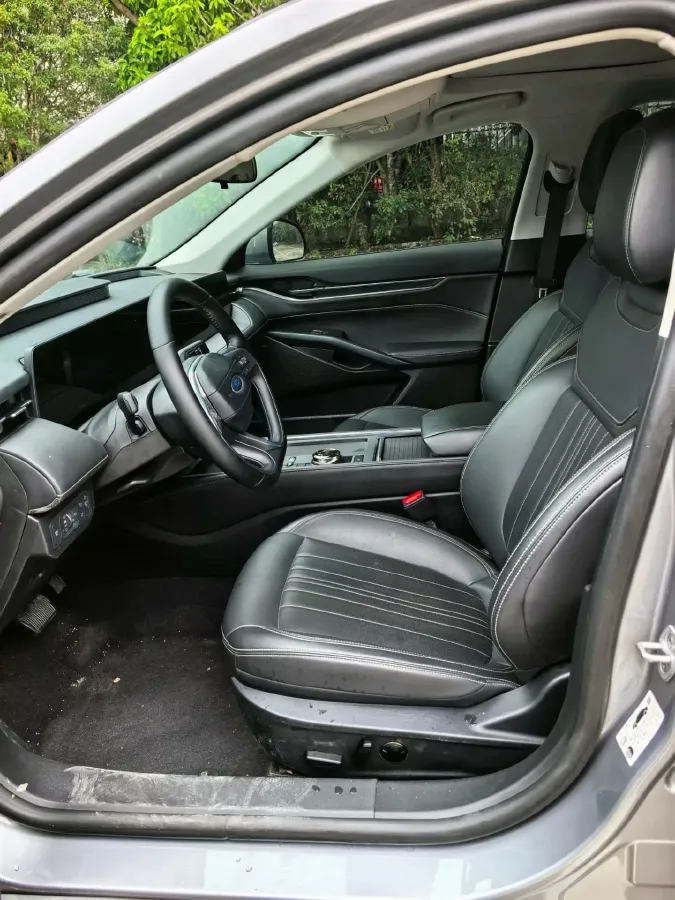 2025 Ford Mondeo 2.0T 254HP L4 8AT,autocango,china used car exporter,china ev exporter,chinese used car exporter,chinese used ev exporter