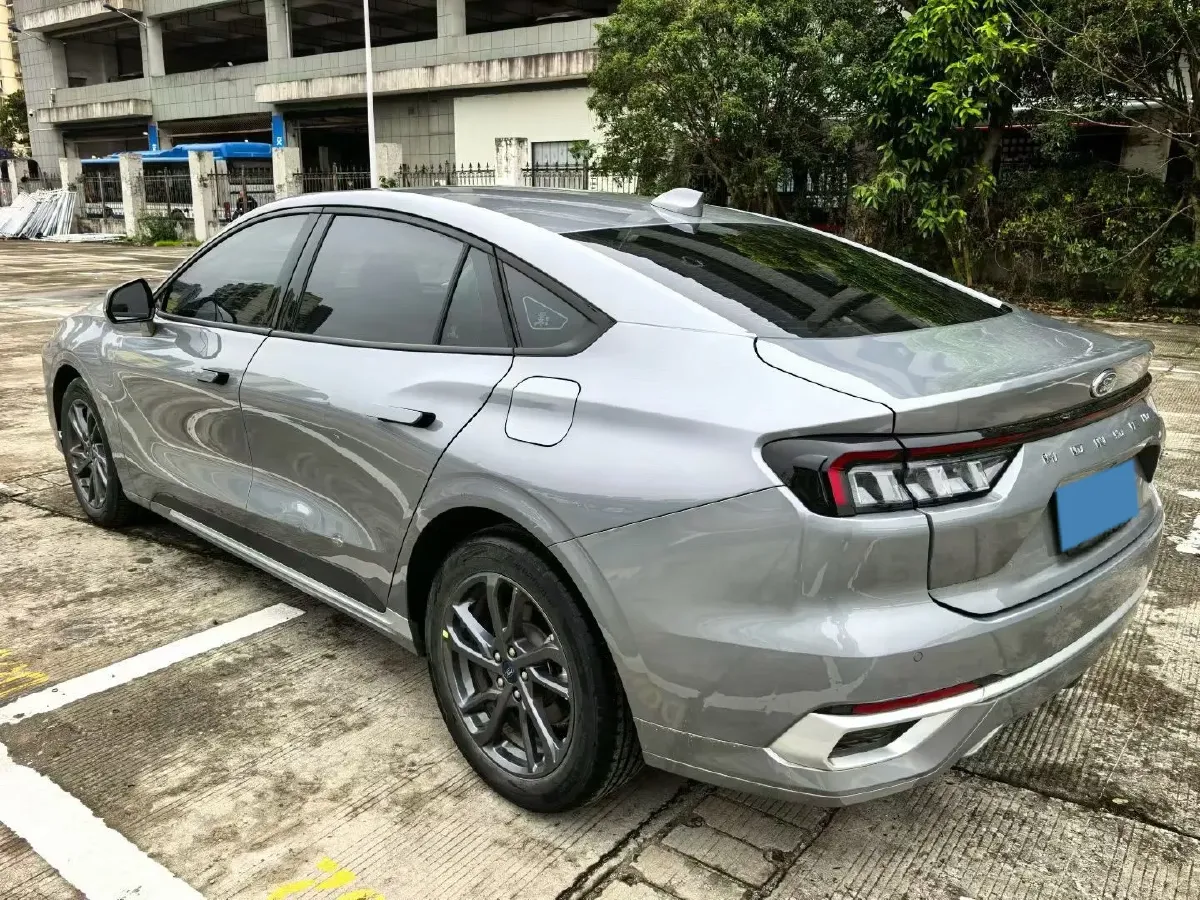 2025 Ford Mondeo 2.0T 254HP L4 8AT,autocango,china used car exporter,china ev exporter,chinese used car exporter,chinese used ev exporter