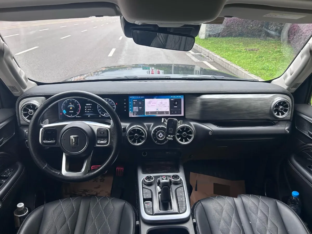 2021 Tank 300 2.0T 227HP L4 8AT,autocango,china used car exporter,china ev exporter,chinese used car exporter,chinese used ev exporter