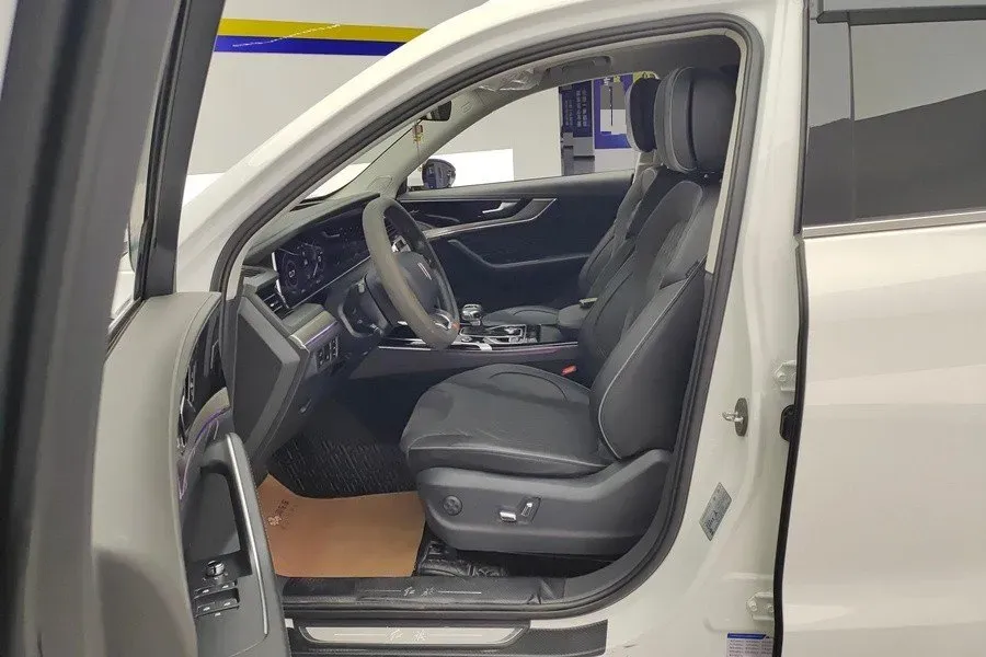 2022 HongQi HS5 2.0T 224HP L4 6AT,autocango,china used car exporter,china ev exporter,chinese used car exporter,chinese used ev exporter