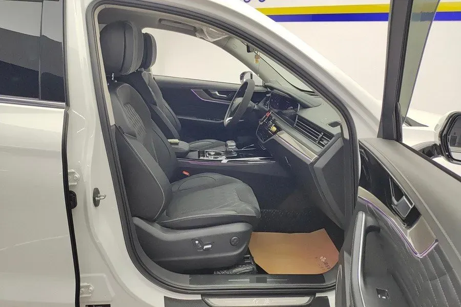 2022 HongQi HS5 2.0T 224HP L4 6AT,autocango,china used car exporter,china ev exporter,chinese used car exporter,chinese used ev exporter