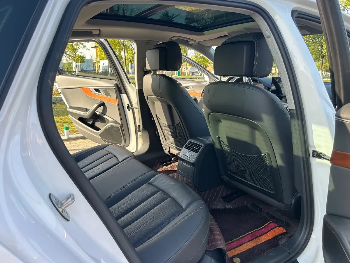 2020 Audi A4L 2.0T 190HP L4 7DCT,autocango,china used car exporter,china ev exporter,chinese used car exporter,chinese used ev exporter