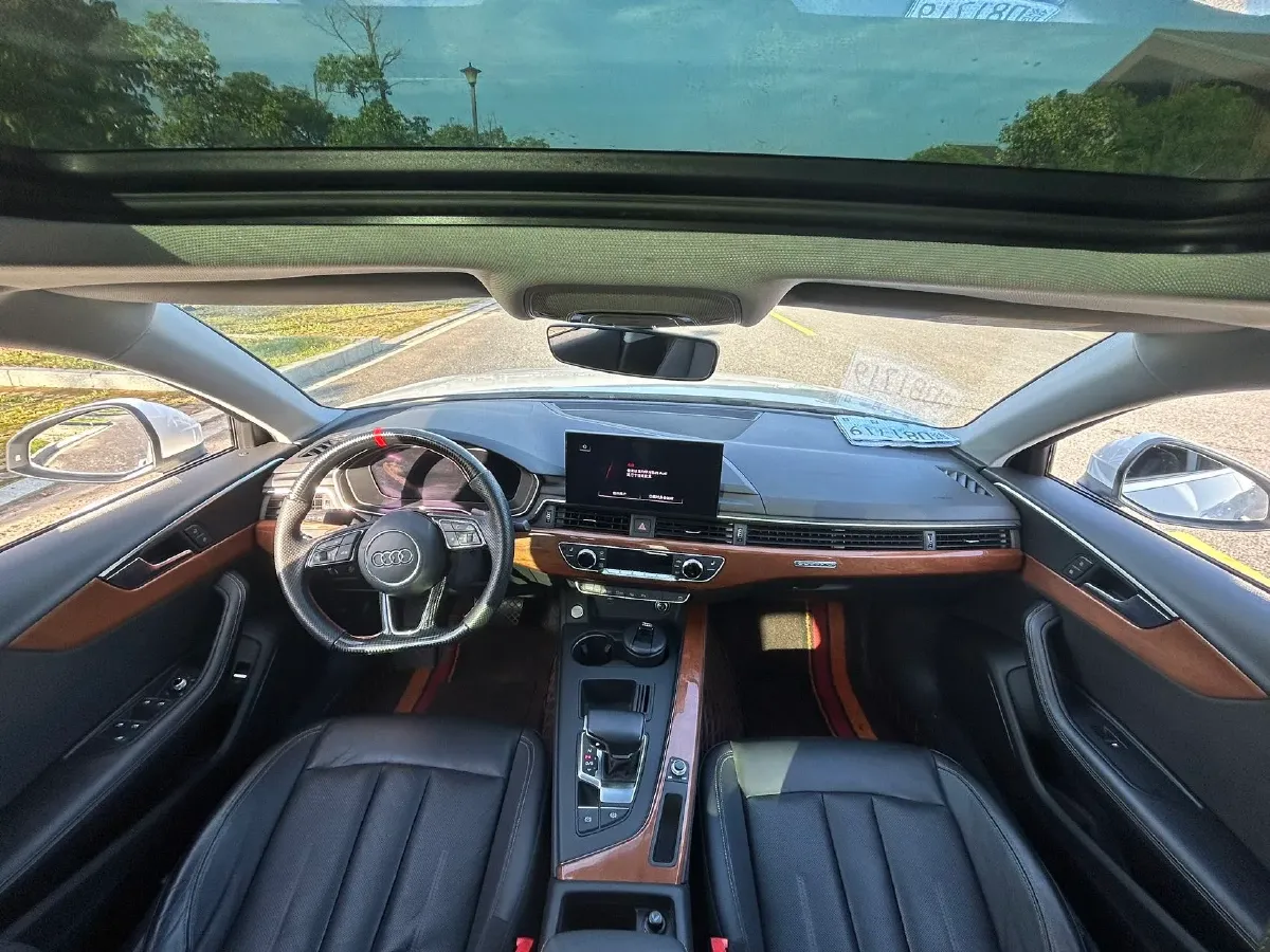 2020 Audi A4L 2.0T 190HP L4 7DCT,autocango,china used car exporter,china ev exporter,chinese used car exporter,chinese used ev exporter