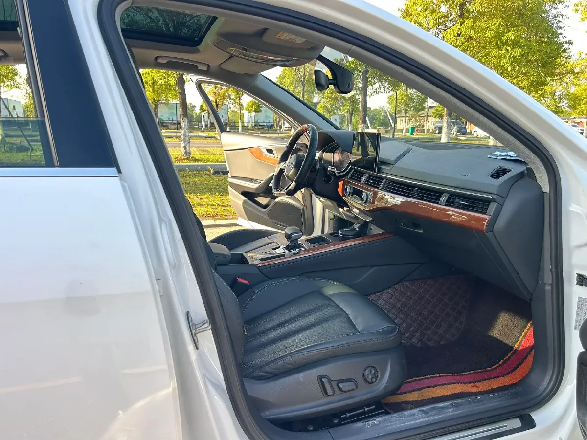 2020 Audi A4L 2.0T 190HP L4 7DCT,autocango,china used car exporter,china ev exporter,chinese used car exporter,chinese used ev exporter