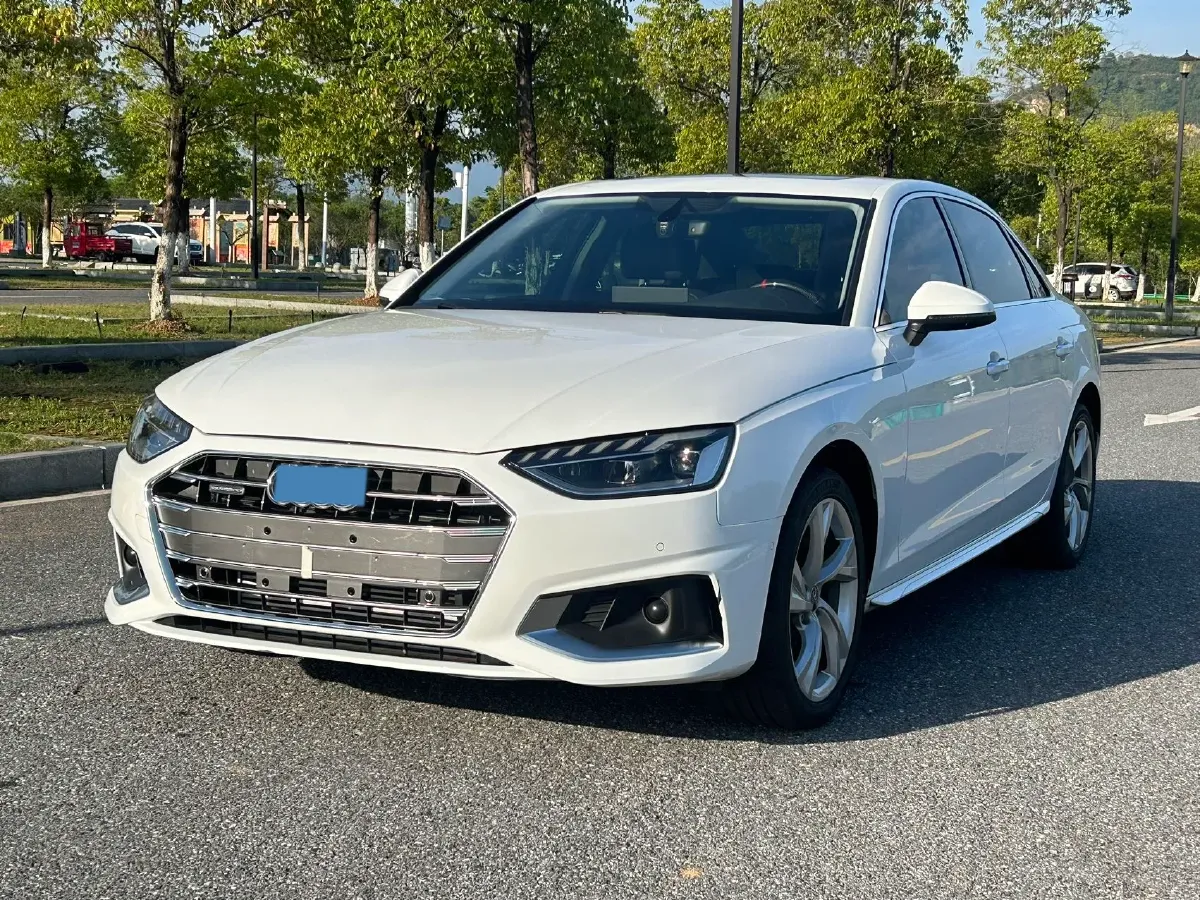 2020 Audi A4L 2.0T 190HP L4 7DCT,autocango,china used car exporter,china ev exporter,chinese used car exporter,chinese used ev exporter