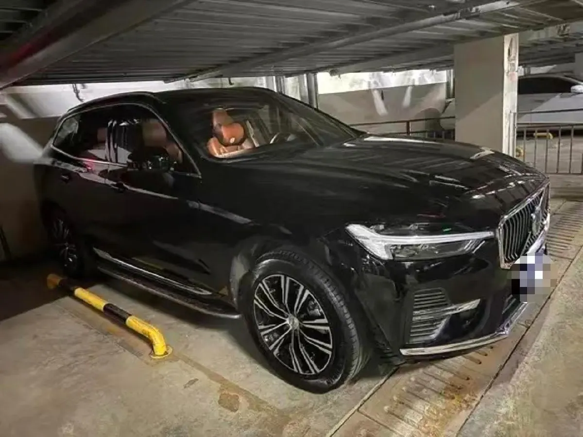 2022 Volvo XC60 2.0T 250HP L4 8AT,autocango,china used car exporter,china ev exporter,chinese used car exporter,chinese used ev exporter