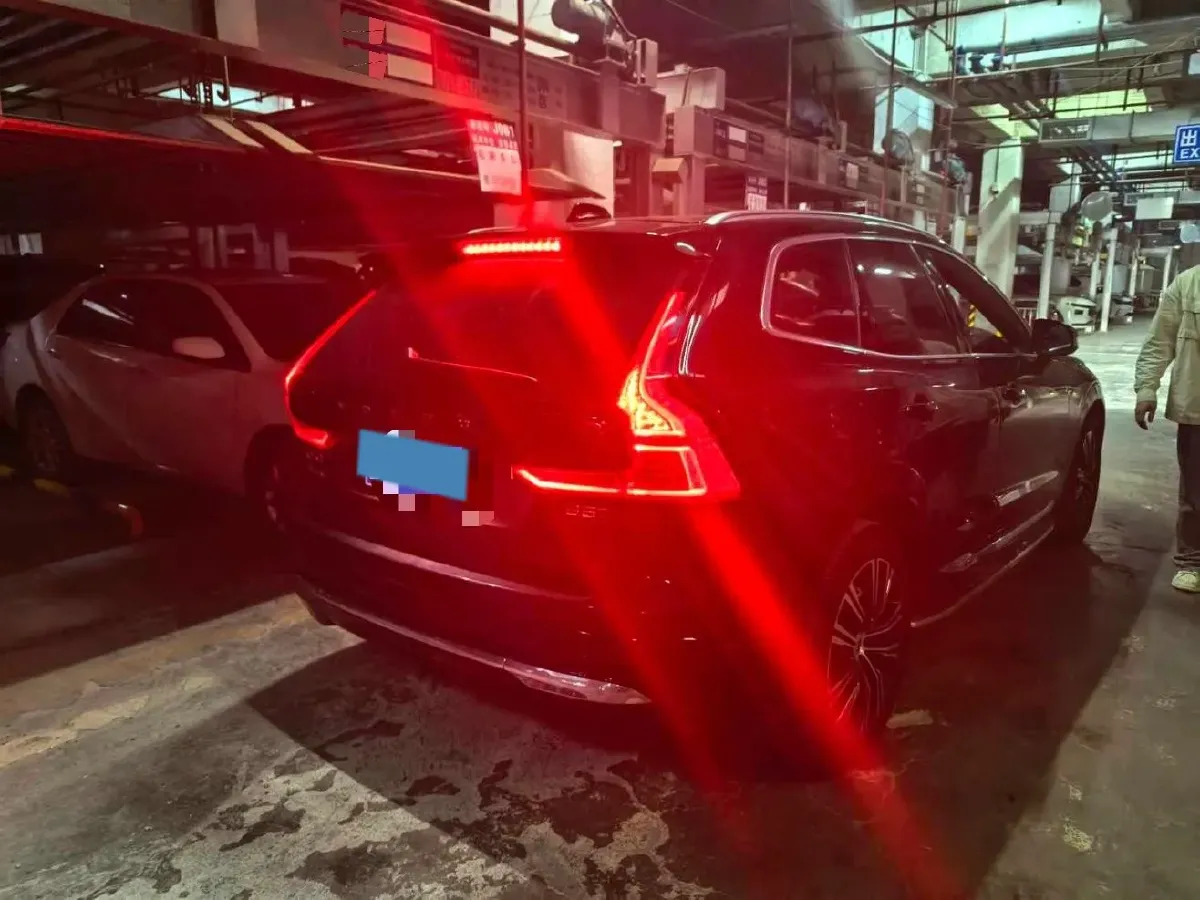2022 Volvo XC60 2.0T 250HP L4 8AT,autocango,china used car exporter,china ev exporter,chinese used car exporter,chinese used ev exporter