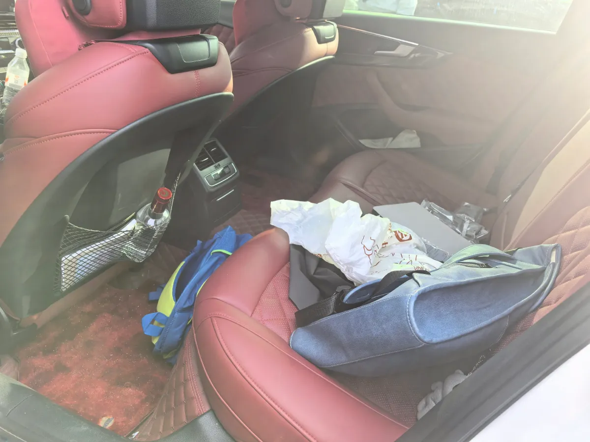 2020 Audi A4L 2.0T 190HP L4 7DCT,autocango,china used car exporter,china ev exporter,chinese used car exporter,chinese used ev exporter