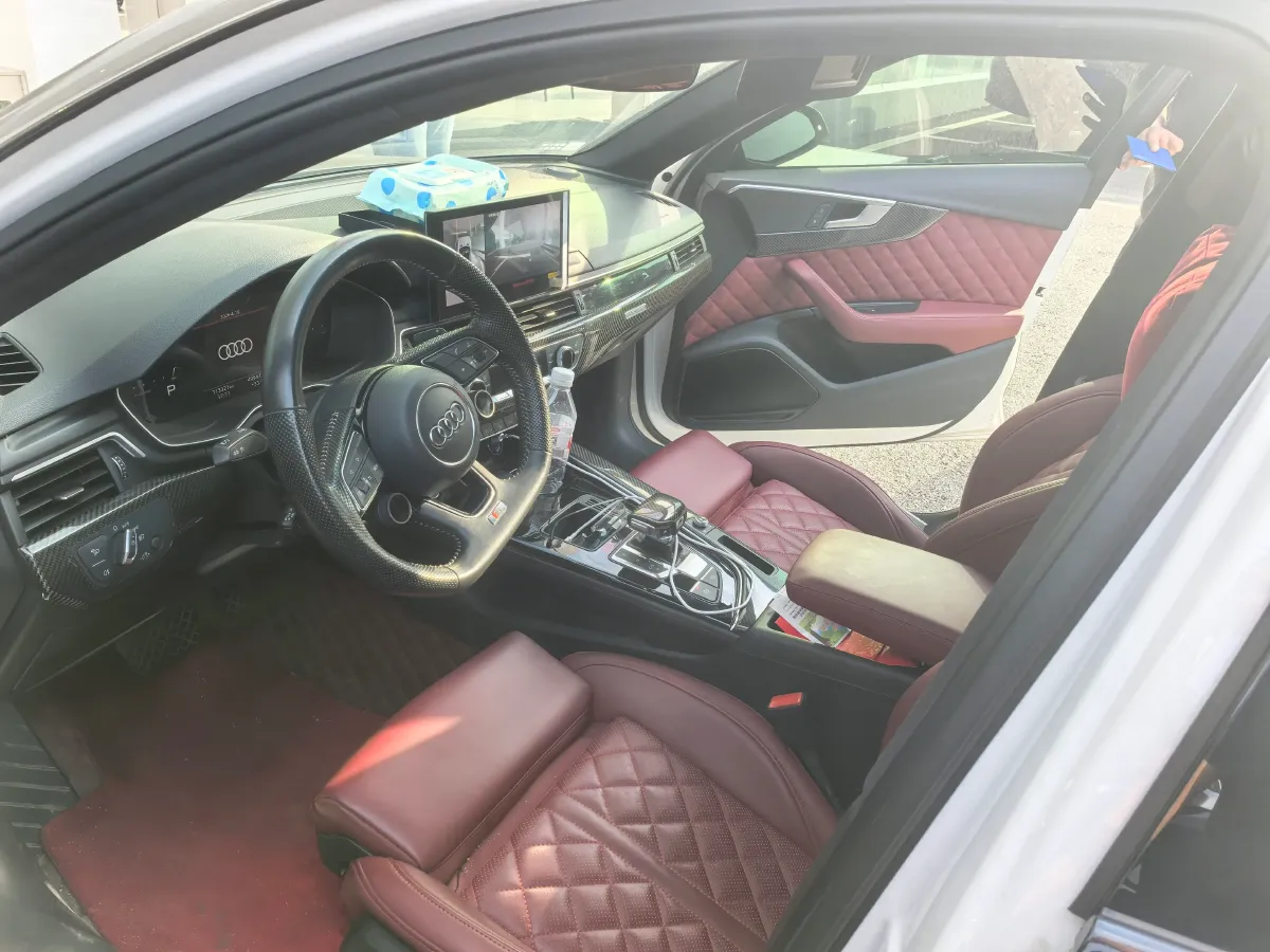 2020 Audi A4L 2.0T 190HP L4 7DCT,autocango,china used car exporter,china ev exporter,chinese used car exporter,chinese used ev exporter