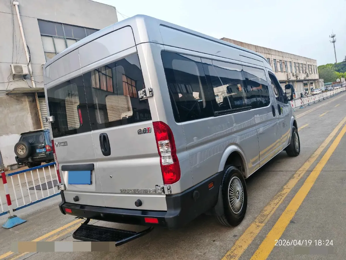 2021 DongFeng DFAC YuFeng 2.0T 136HP L4 6MT,autocango,china used car exporter,china ev exporter,chinese used car exporter,chinese used ev exporter