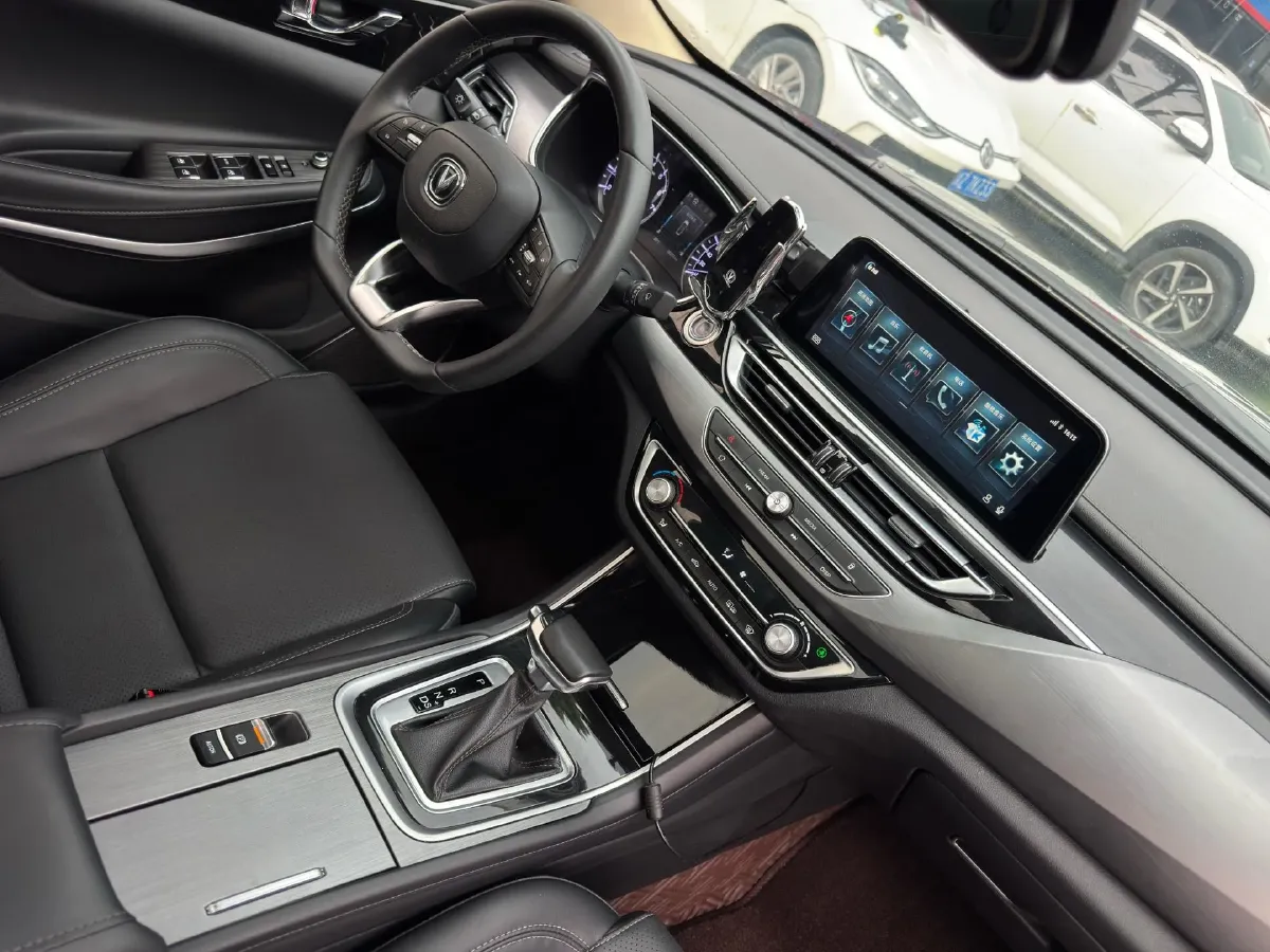 2021 ChangAn Raeton CC 1.5T 180HP L4 7DCT,autocango,china used car exporter,china ev exporter,chinese used car exporter,chinese used ev exporter