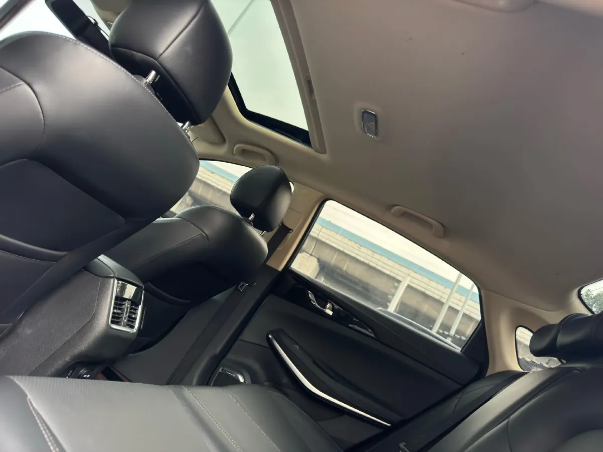 2021 ChangAn Raeton CC 1.5T 180HP L4 7DCT,autocango,china used car exporter,china ev exporter,chinese used car exporter,chinese used ev exporter