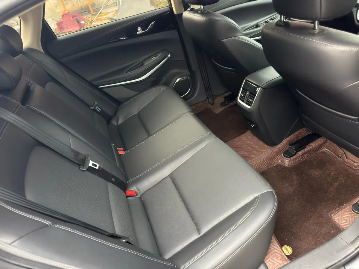 2021 ChangAn Raeton CC 1.5T 180HP L4 7DCT,autocango,china used car exporter,china ev exporter,chinese used car exporter,chinese used ev exporter