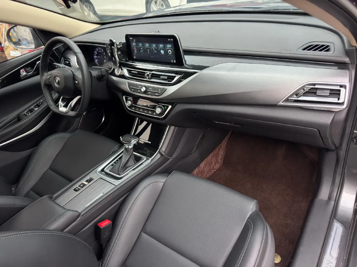 2021 ChangAn Raeton CC 1.5T 180HP L4 7DCT,autocango,china used car exporter,china ev exporter,chinese used car exporter,chinese used ev exporter