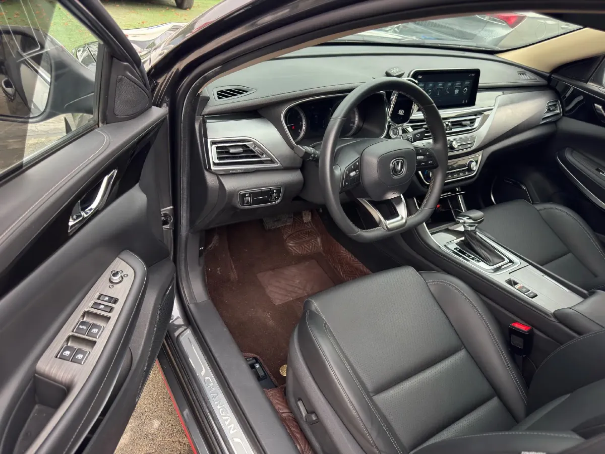 2021 ChangAn Raeton CC 1.5T 180HP L4 7DCT,autocango,china used car exporter,china ev exporter,chinese used car exporter,chinese used ev exporter