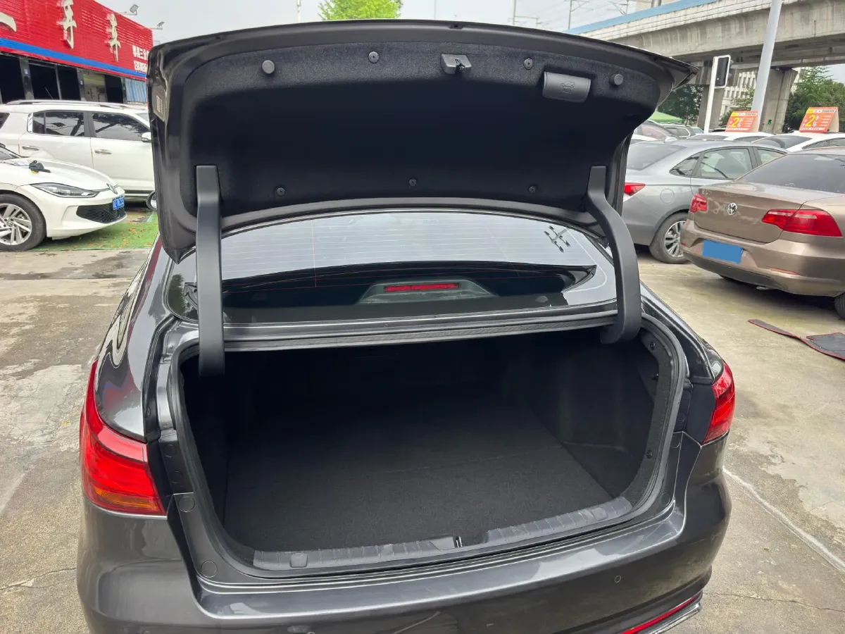 2021 ChangAn Raeton CC 1.5T 180HP L4 7DCT,autocango,china used car exporter,china ev exporter,chinese used car exporter,chinese used ev exporter