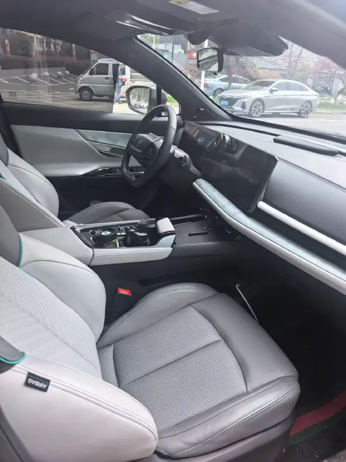 2023 ChangAn UNI-T 1.5T 188HP L4 7DCT,autocango,china used car exporter,china ev exporter,chinese used car exporter,chinese used ev exporter