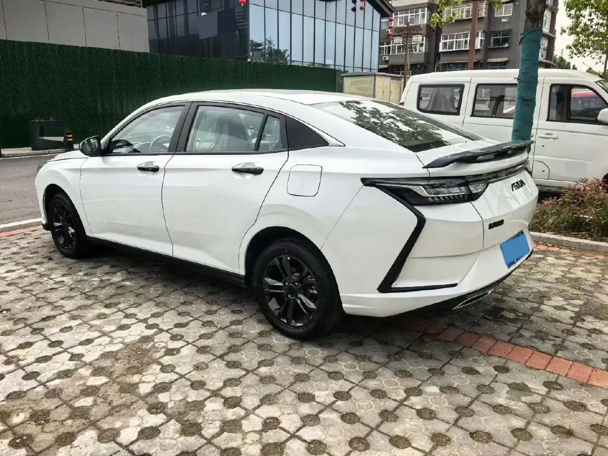 2024 DongFeng Aeolus YiXuan 1.5L 125HP L4 6DCT,autocango,china used car exporter,china ev exporter,chinese used car exporter,chinese used ev exporter